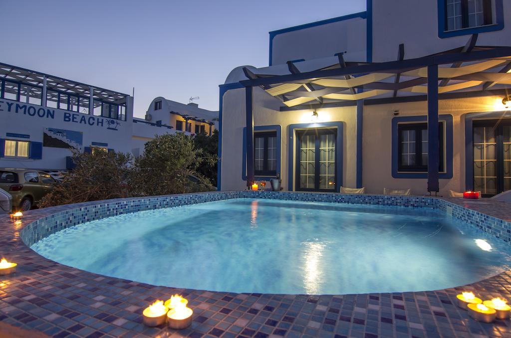 White & Blue Apartment Perivolos  Bilik gambar